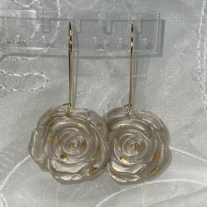 Handmade polymer clay earring 🌹